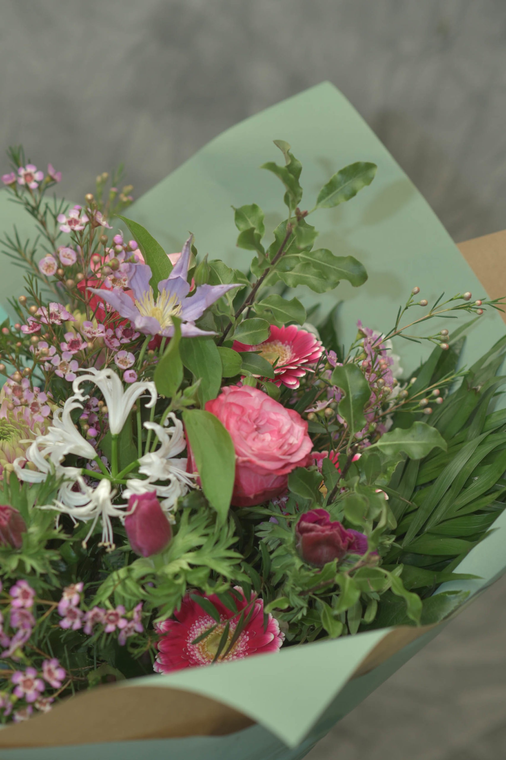 Bouquet rond de fleurs rose doux – Image 9