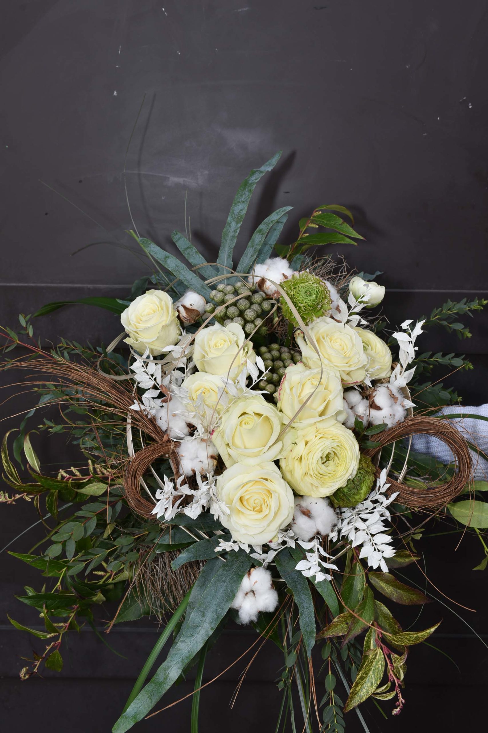Bouquet de roses blanche et des fleurs de Coton – Image 2