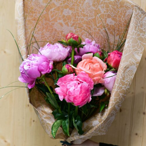 Bouquet de Pivoines de différentes couleurs selon l'arrivage ...