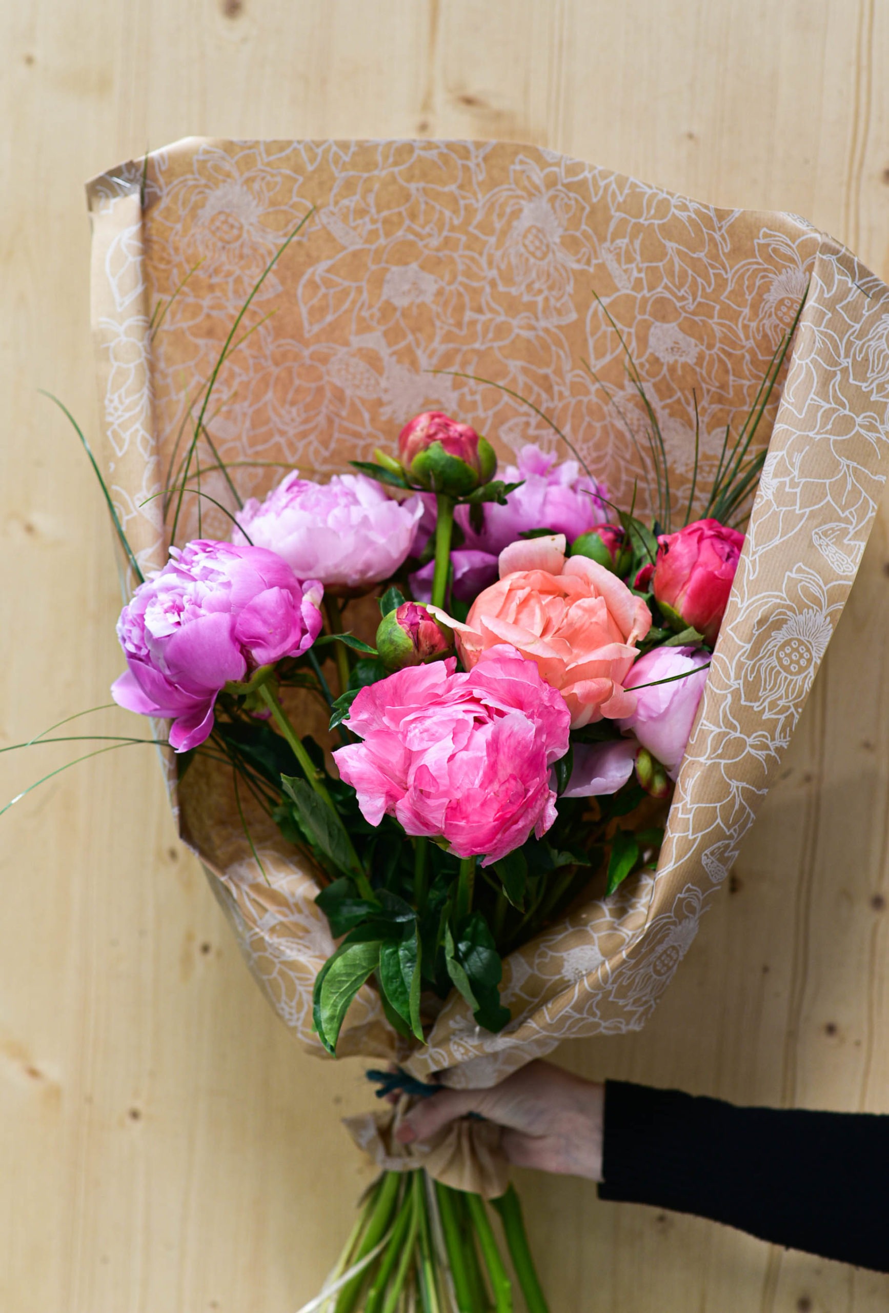 Bouquet de Pivoines de différentes couleurs selon l’arrivage …