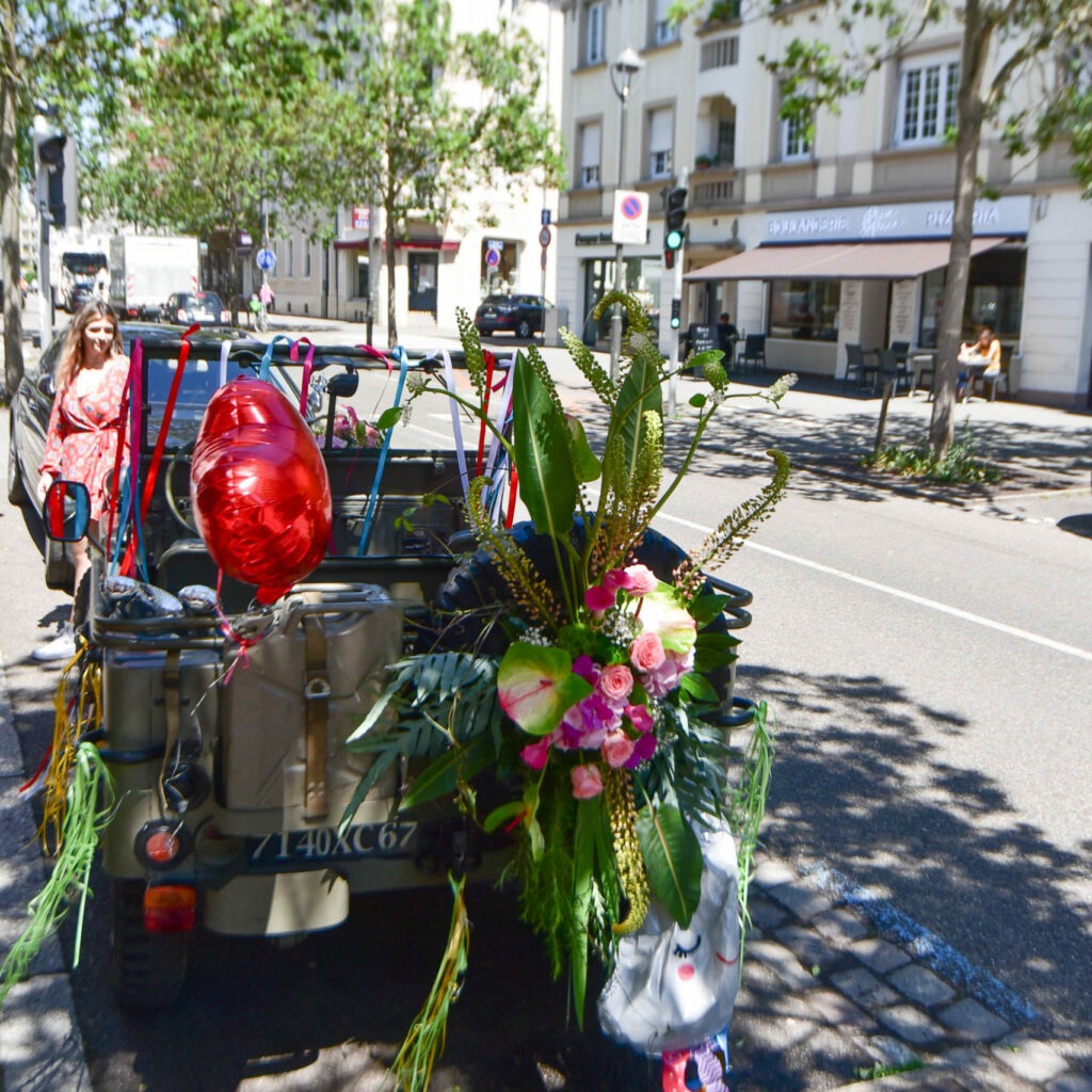 la Jeep fleurie pour un mariage_