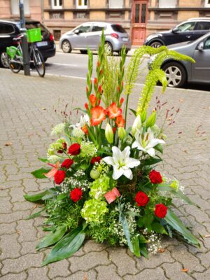 Devant de cerceuil blanc et rouge_