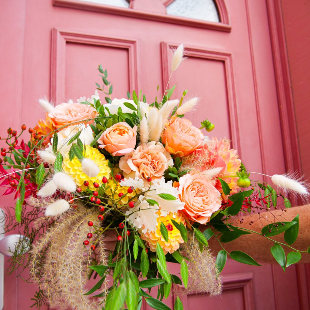 Bouquet de marié de couleurs automnales