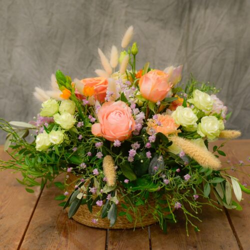 Une composition de fleurs  du fond du jardin