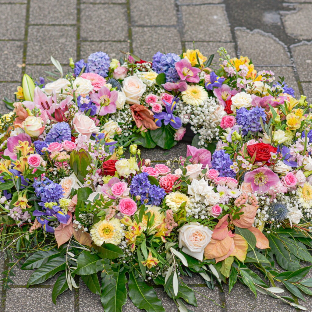 Couronne de couleur pastel colré_