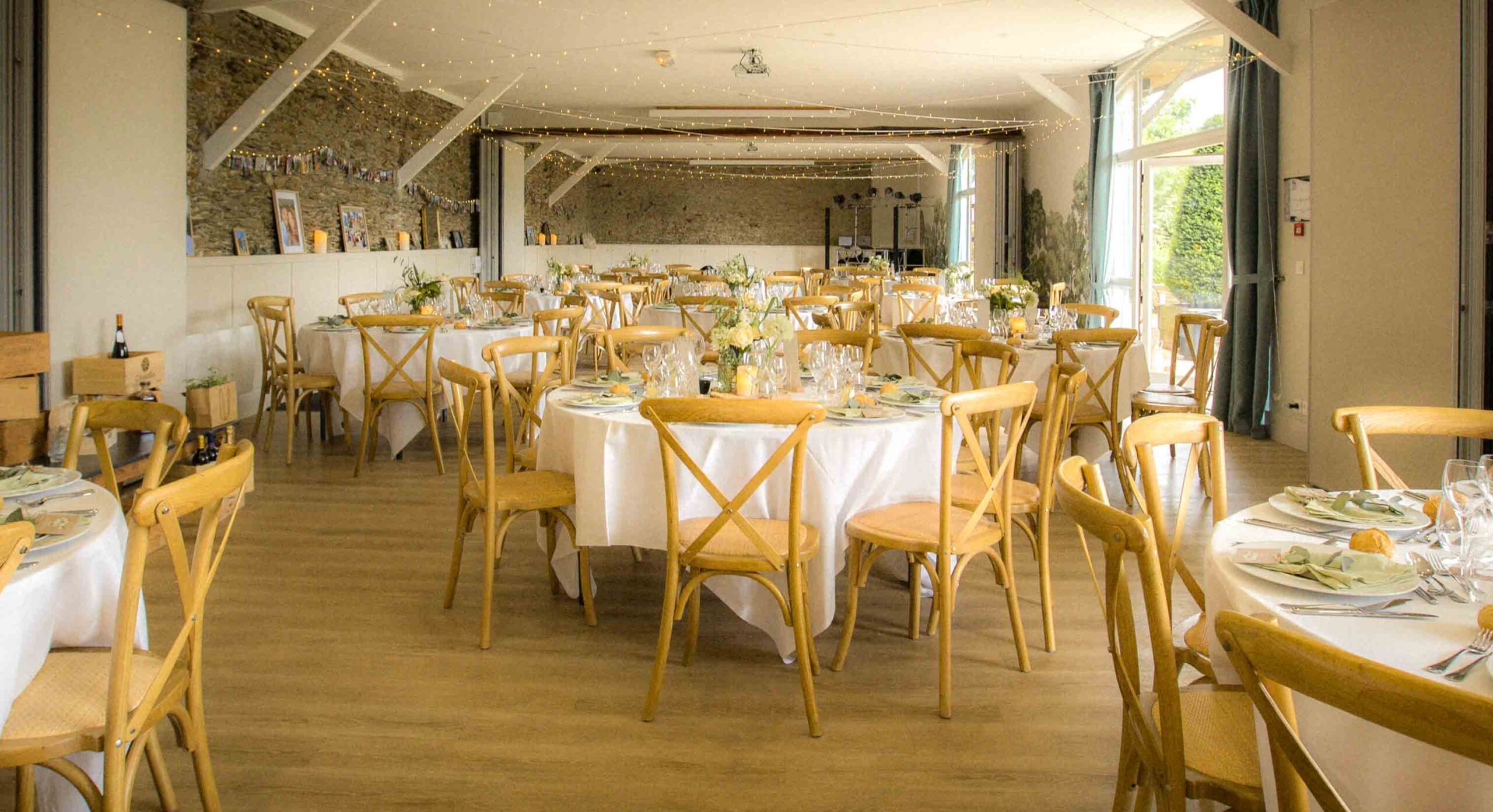 Les tables en place