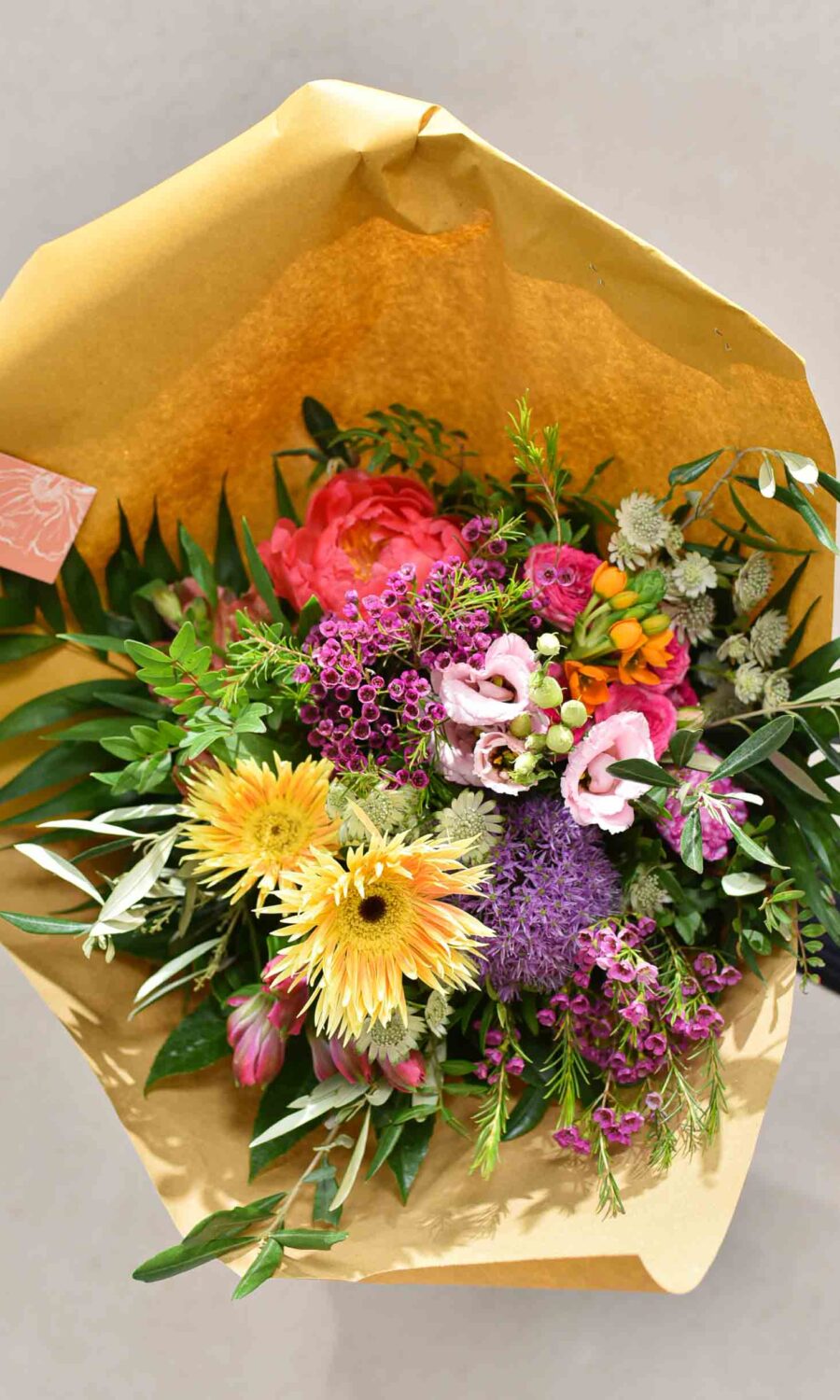 Bouquet rond coloré et pastel selon notre arrivage