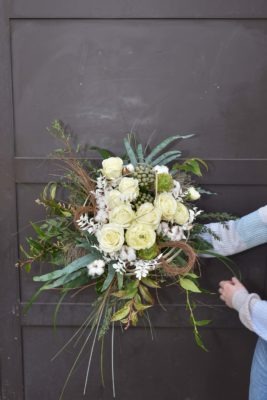 bouquet-de-rose-blanche-et-coton-2-267x400