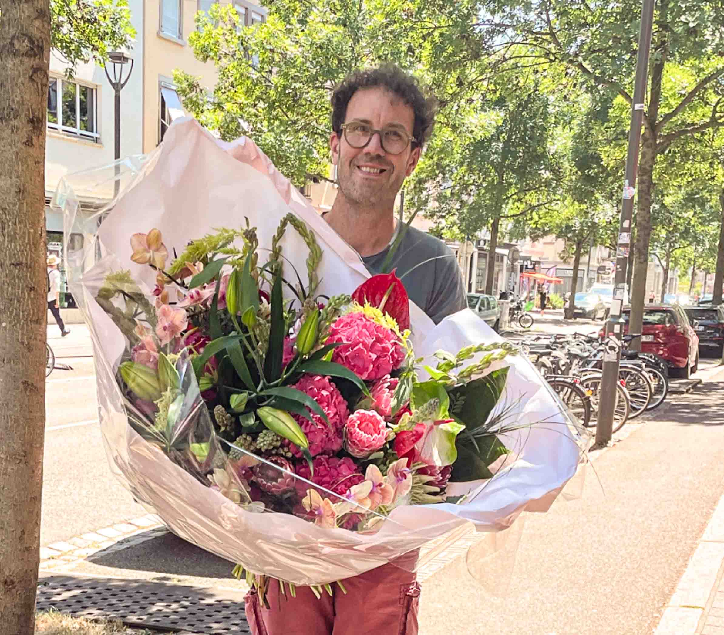Le Bouquet Stylisé Géant – Création Florale Prestige – Image 5